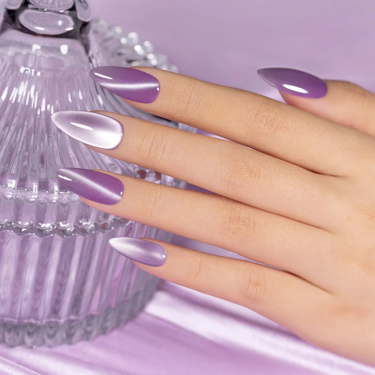 Rosy lavender moonlight cat eye gel polish purple pink high-gloss shine naturally gorgeous beautiful elegant nails
